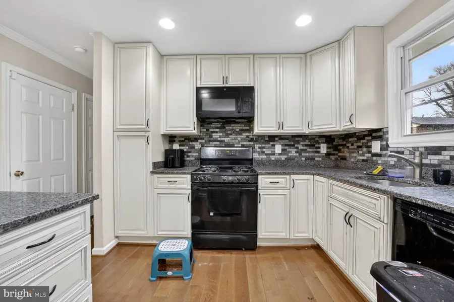 3809 Walnut Ln, Suitland, MD 20746 - #3