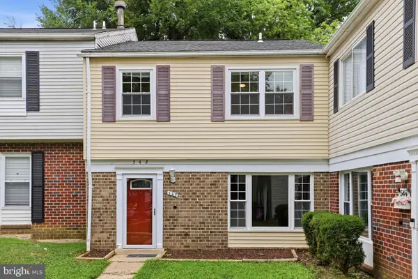 542 Peacock Dr, LANDOVER, MD 20785
