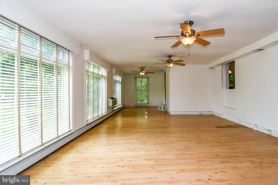301 Loureiro Ln, Oxon Hill, MD 20745 - #3