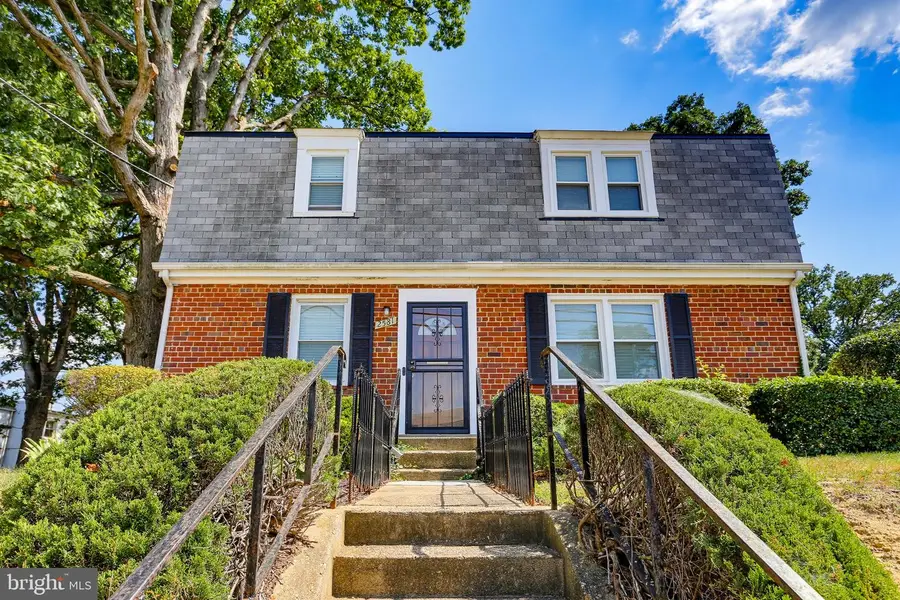 2581 Iverson St, Temple Hills, MD 20748 - #2