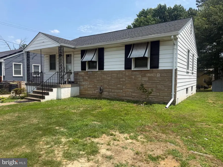 6015 Jamestown Rd, Hyattsville, MD 20782 - #2