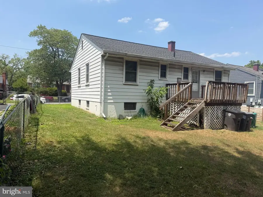 6015 Jamestown Rd, Hyattsville, MD 20782 - #3