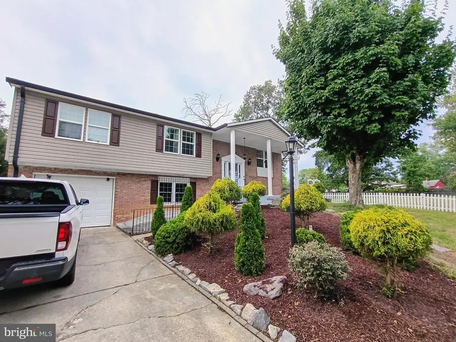 8705 Loughran Rd, Fort Washington, MD 20744 - #2
