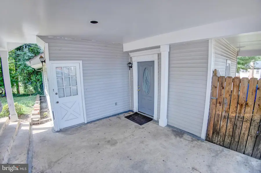 8526 Adelphi Rd, Hyattsville, MD 20783 - #3