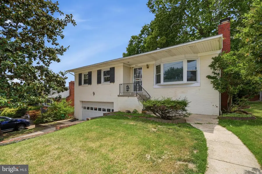 907 Luray Pl, Hyattsville, MD 20783 - #2