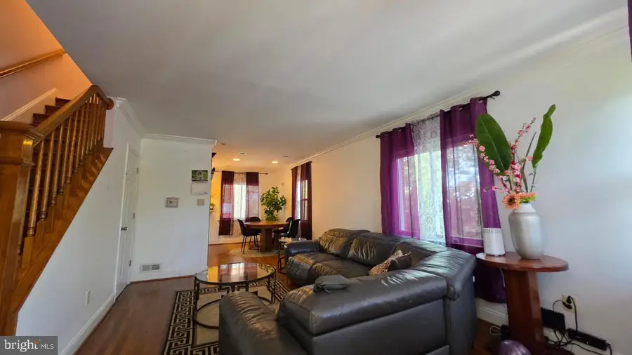 5448 Macbeth St, Hyattsville, MD 20784 - #2