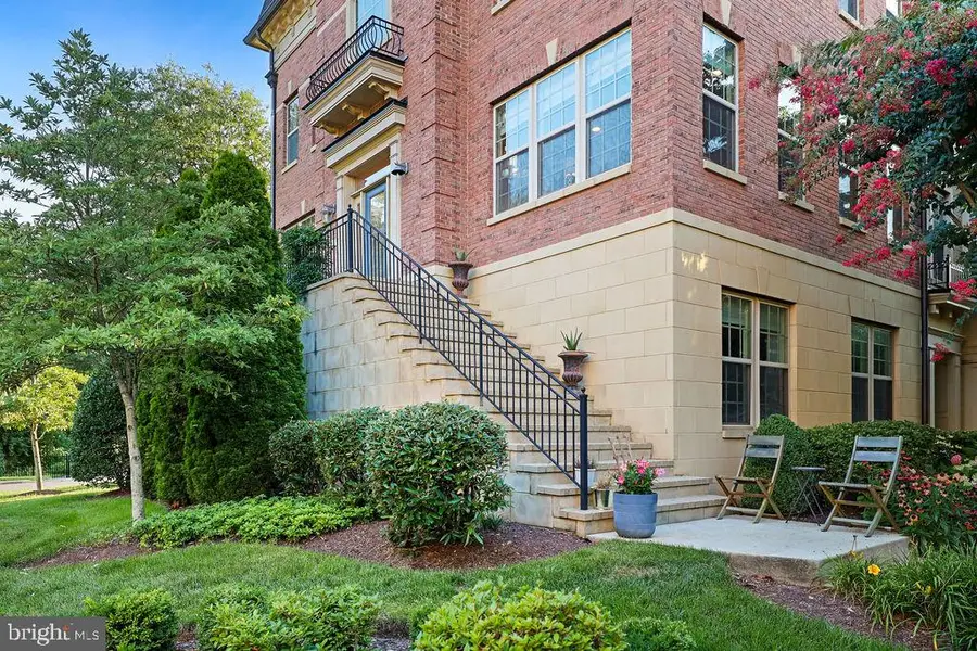 622 Overlook Park Dr #87, Oxon Hill, MD 20745 - #2