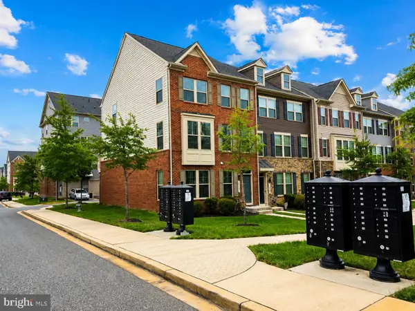 10047 Dorsey Ln, LANHAM, MD 20706
