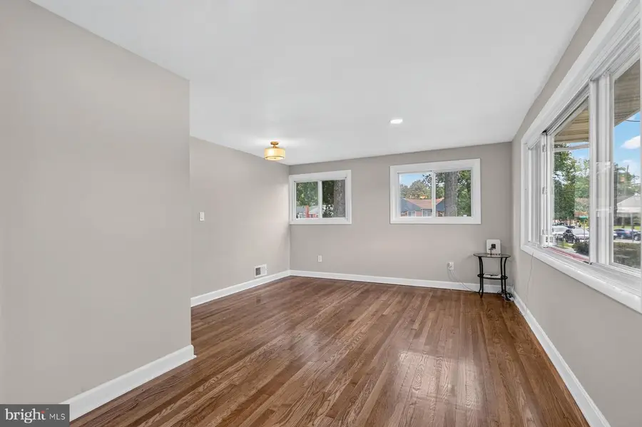 7914 W Park Dr, Hyattsville, MD 20783 - #3