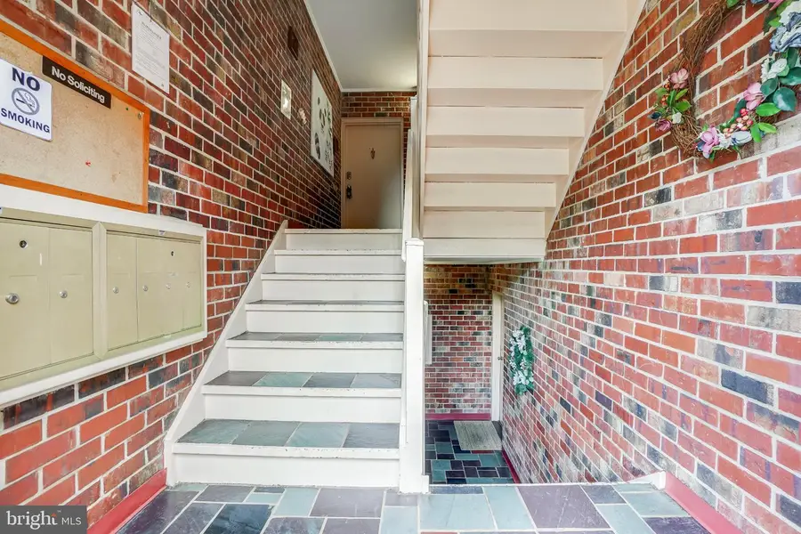 6002 Westchester Park Dr #6002 201, College Park, MD 20740 - #3