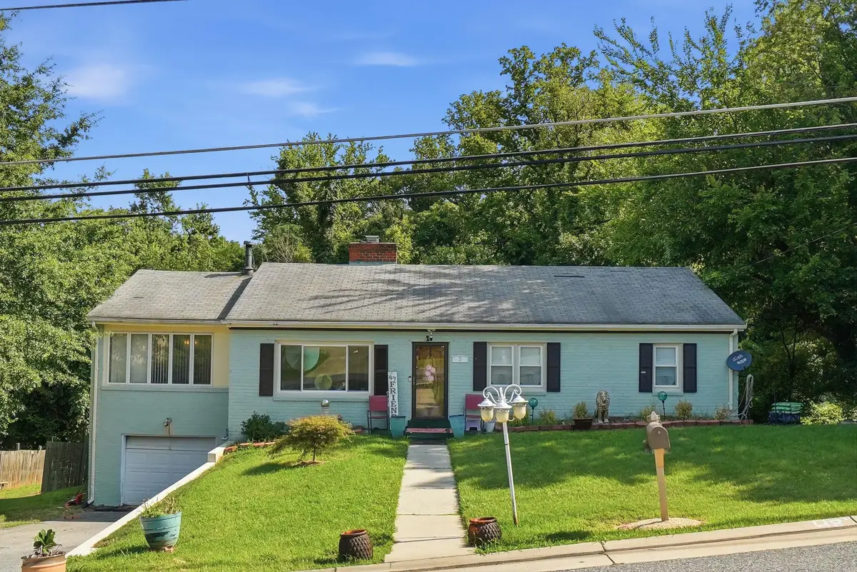5 Panorama Dr, Oxon Hill, MD 20745 - #1