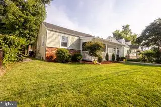 9010 3rd St, LANHAM, MD 20706
