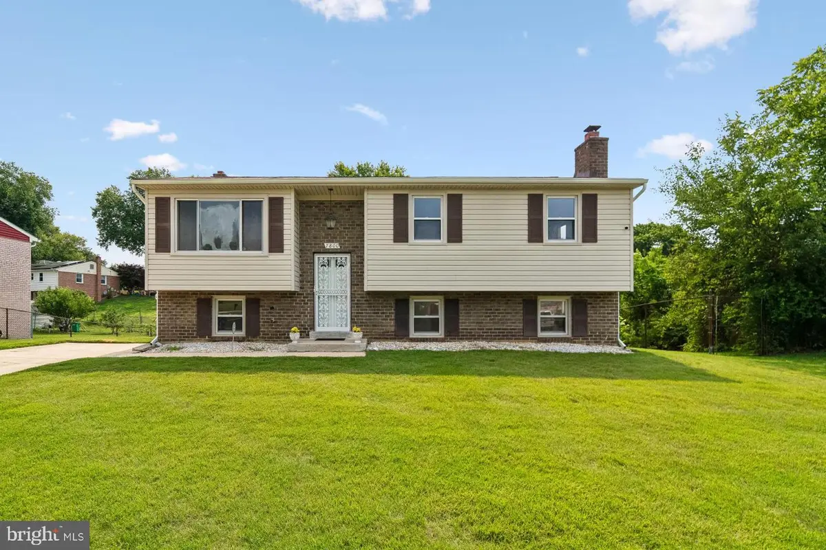 7800 Woodbourne Ave, Fort Washington, MD 20744 - #1