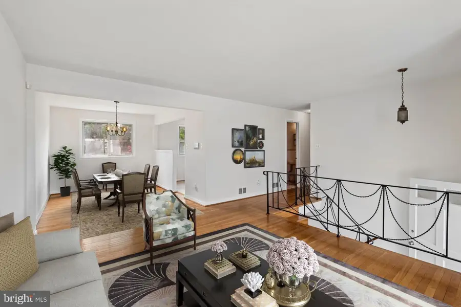 7800 Woodbourne Ave, Fort Washington, MD 20744 - #2