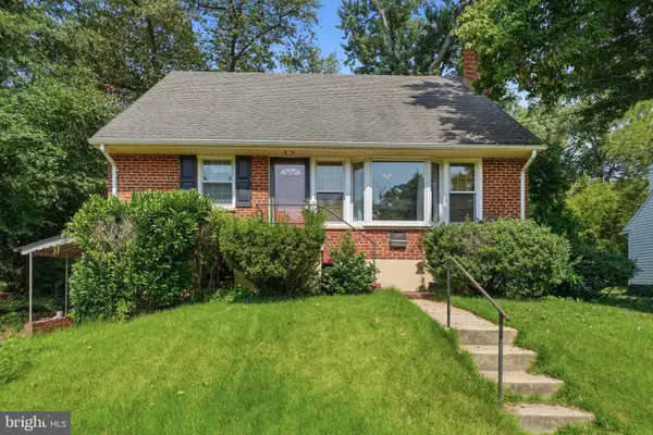 10500 Deakins Hall Dr, HYATTSVILLE, MD 20783