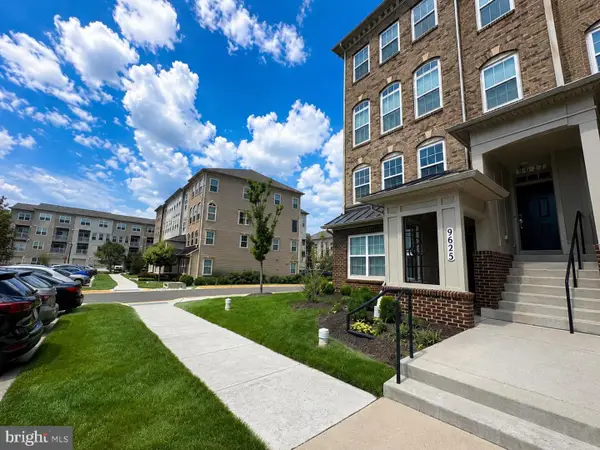 9625 Block St, LANHAM, MD 20706