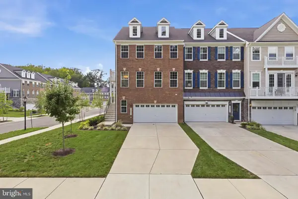10851 Foxtrot Cir, UPPER MARLBORO, MD 20772