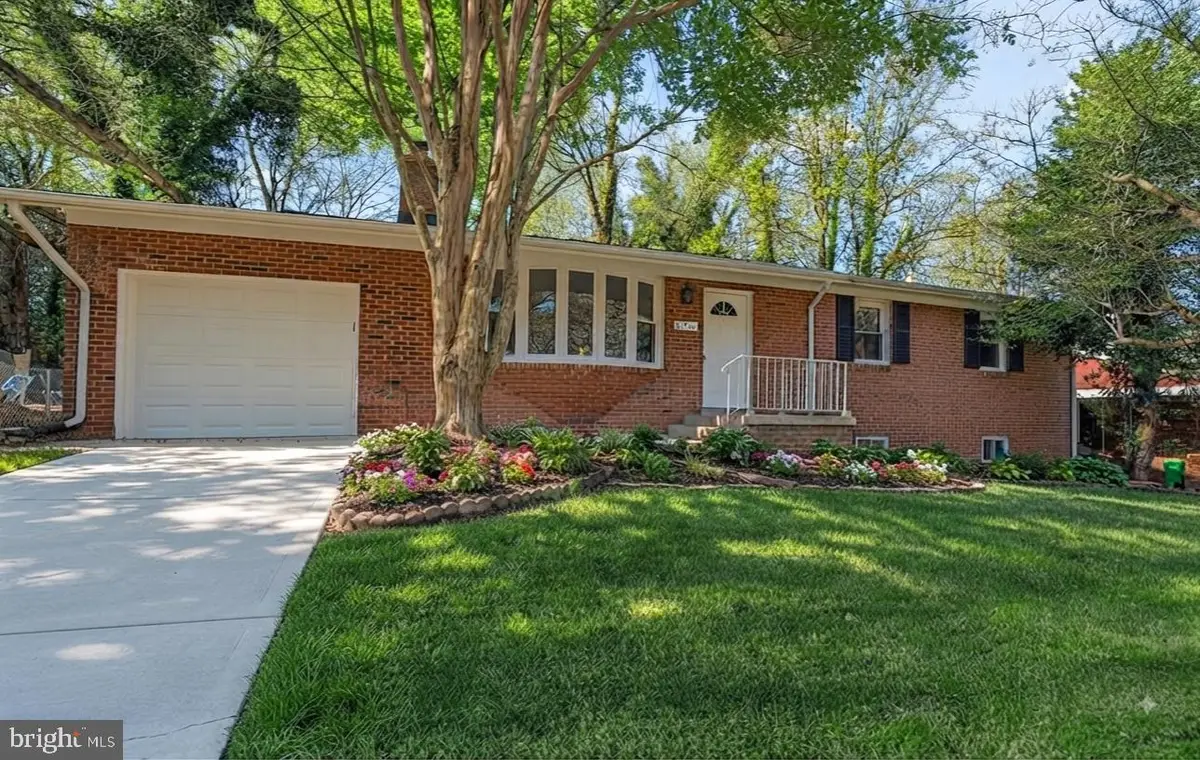 8209 Rosaryville Rd, Upper Marlboro, MD 20772 - #1