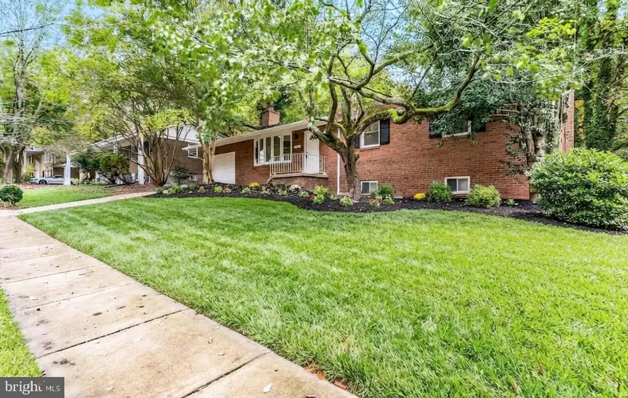 8209 Rosaryville Rd, Upper Marlboro, MD 20772 - #2