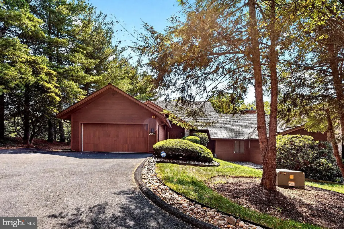 2749 Woodlake Rd, Bowie, MD 20721 - #1