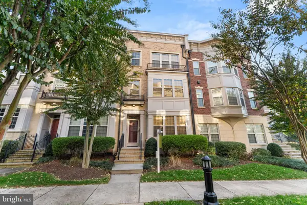602 Overlook Park Dr, NATIONAL HARBOR, MD 20745