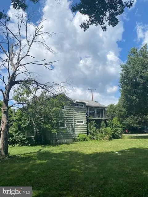 4801 Longfellow St, Riverdale, MD 20737 - #2