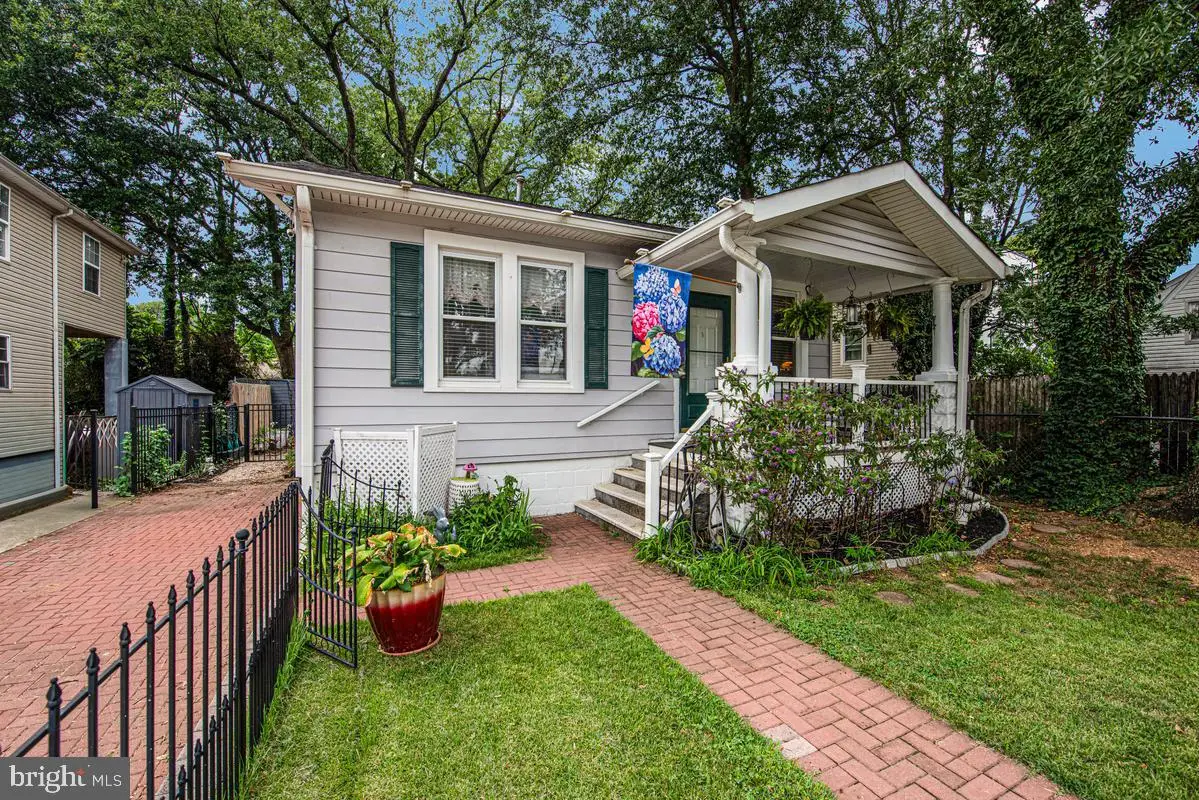 4512 38th Pl, Brentwood, MD 20722 - #1