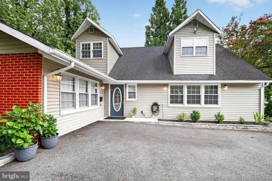 16201 Pond Meadow Ln, Bowie, MD 20716 - #2