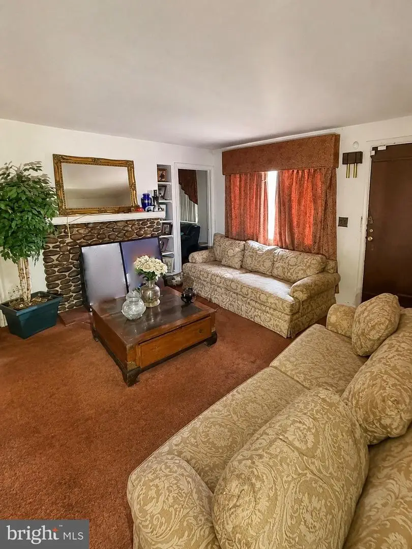 5818 Black Hawk Dr, Oxon Hill, MD 20745 - #2