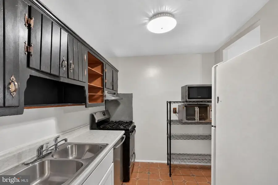 9272 Adelphi Rd #101, Hyattsville, MD 20783 - #3