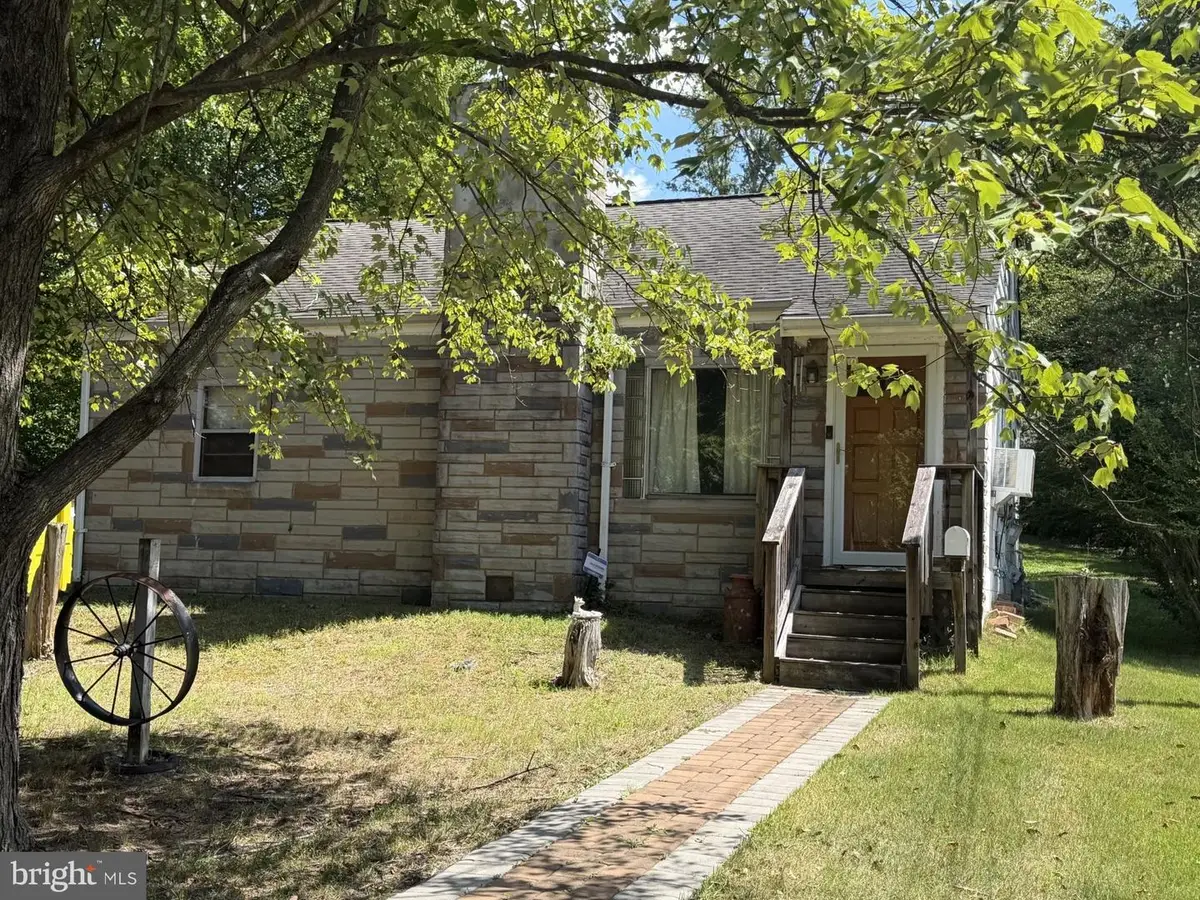 8915 56th Ave, Berwyn Heights, MD 20740 - #1