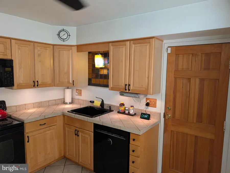 5201 Oahu Ct, Temple Hills, MD 20748 - #3