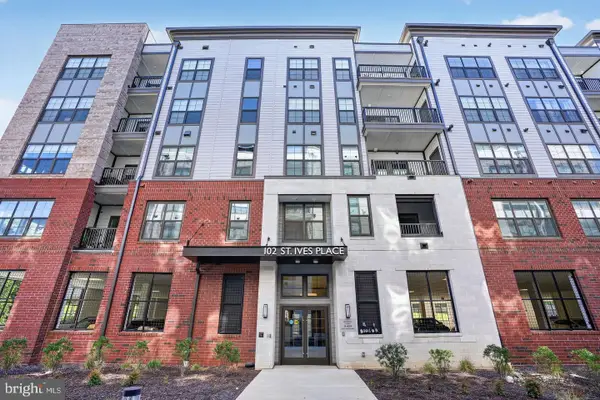 102 Saint Ives Pl #401, OXON HILL, MD 20745