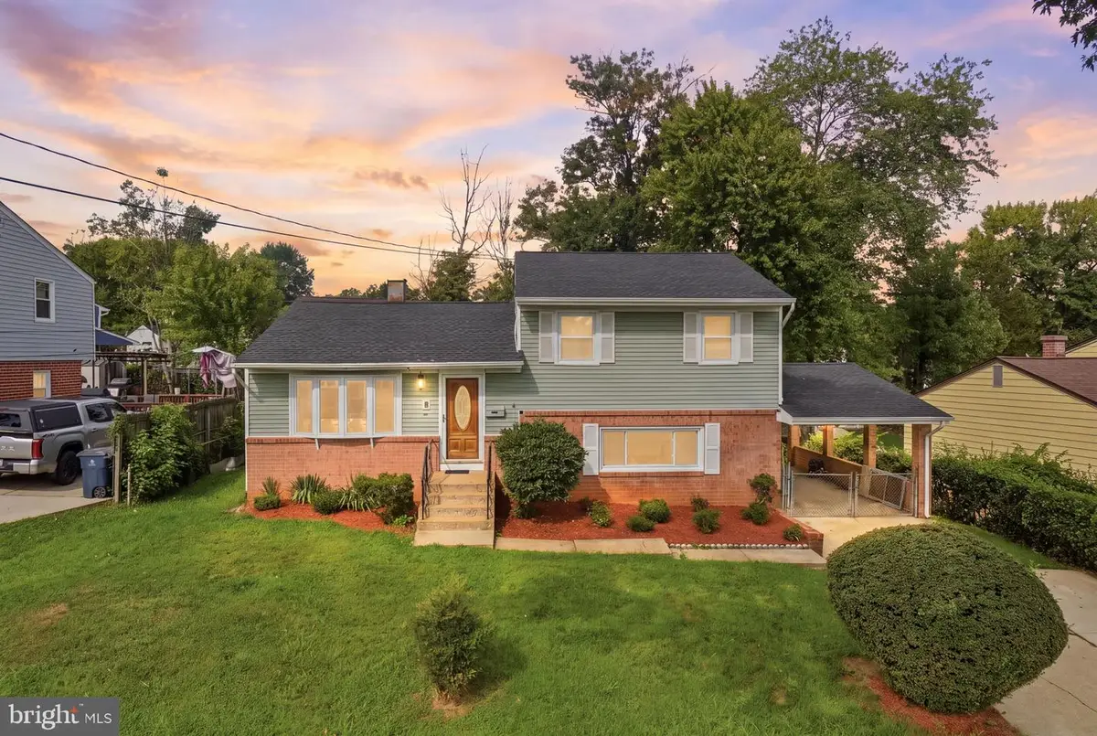7518 Dover Ln, Lanham, MD 20706 - #1