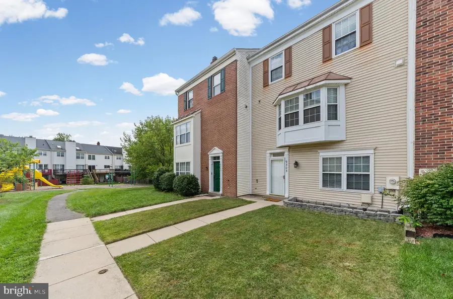 9303 Frensham Ct, Laurel, MD 20708 - #2