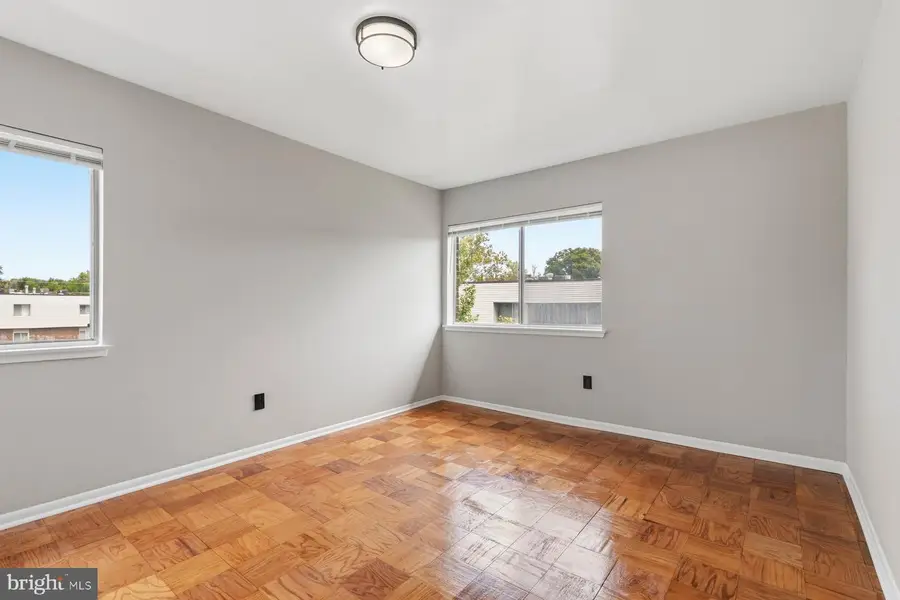 10222 Prince Pl #11-202, Upper Marlboro, MD 20774 - #3