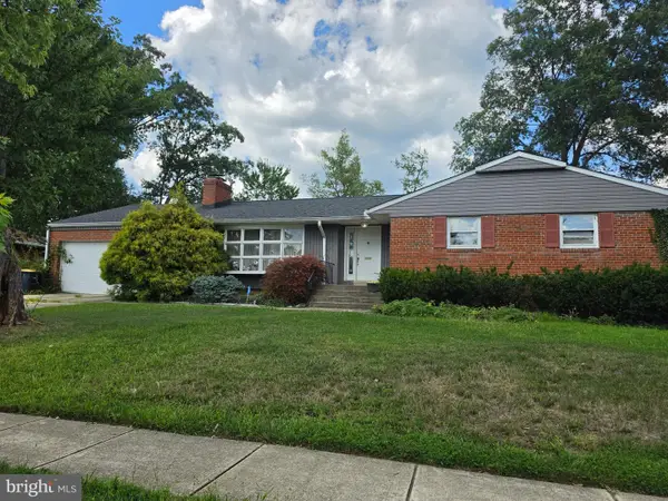 9618 Wellington St, LANHAM, MD 20706