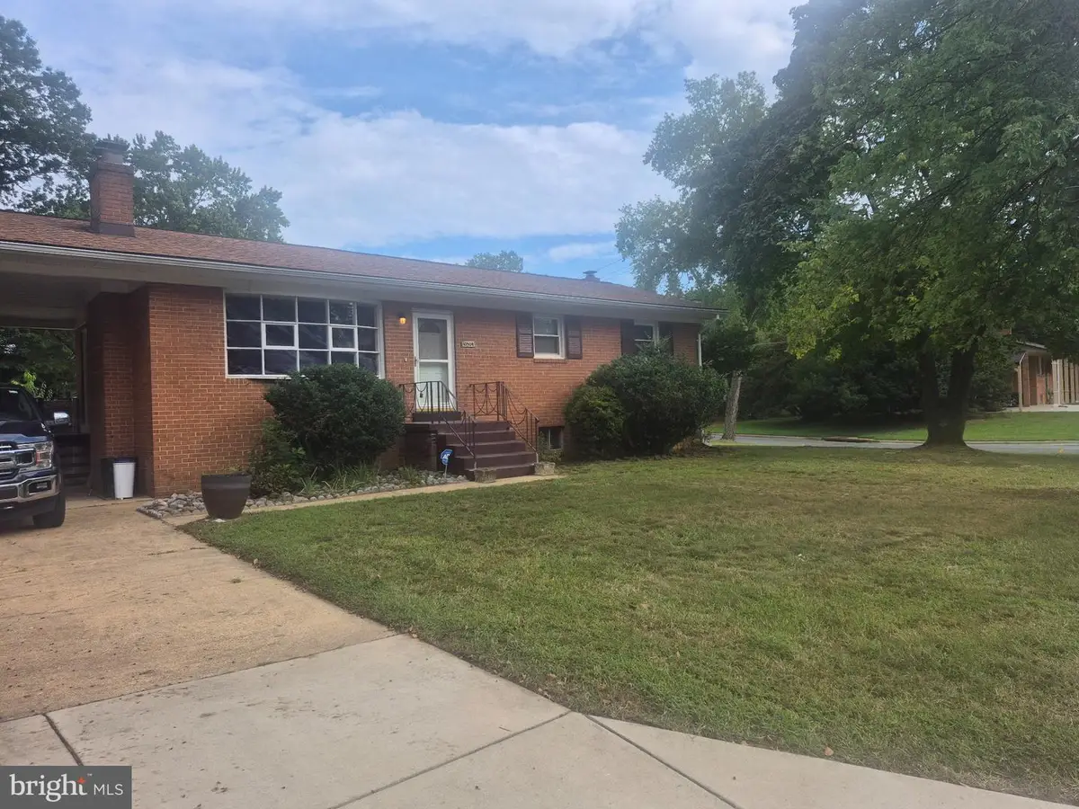 10504 Mullikin Dr, Clinton, MD 20735 - #1