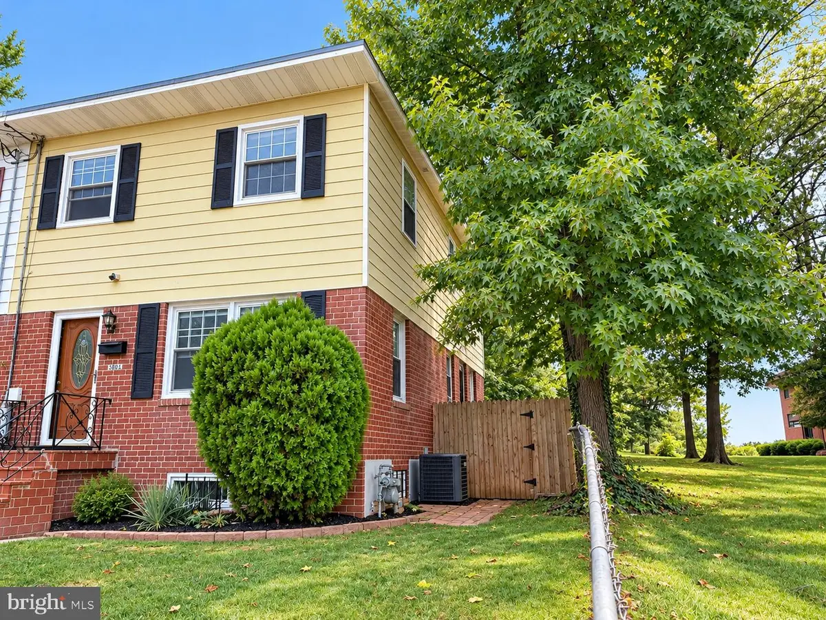 5001 Glassmanor Dr, Oxon Hill, MD 20745 - #1