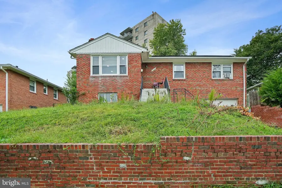 4227 23rd Pkwy, Temple Hills, MD 20748 - #2