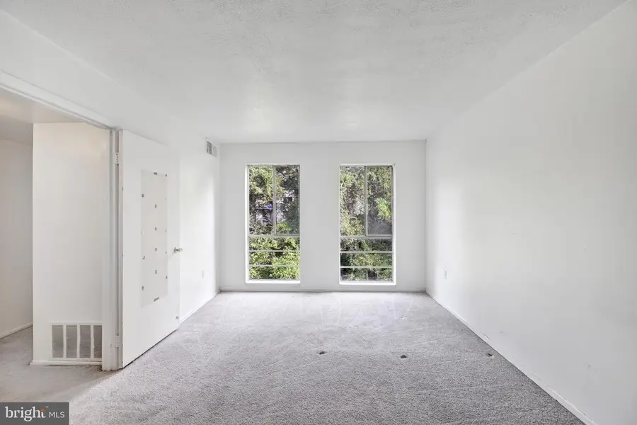 5200 Newton St #203, Bladensburg, MD 20710 - #2