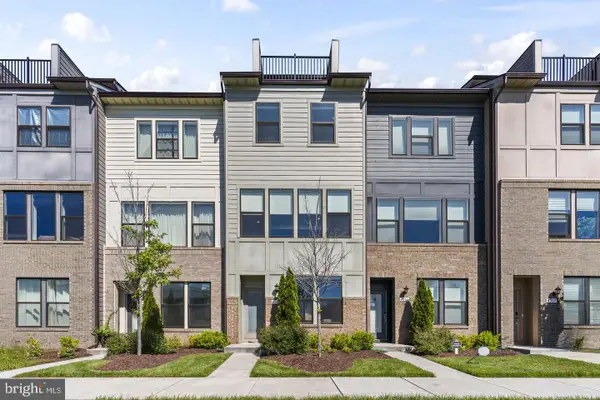 4963 Vista Green Ln, LANHAM, MD 20706