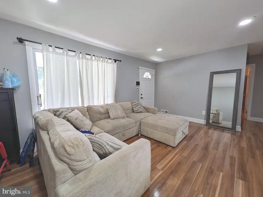 4817 Trenton Rd, Hyattsville, MD 20784 - #2