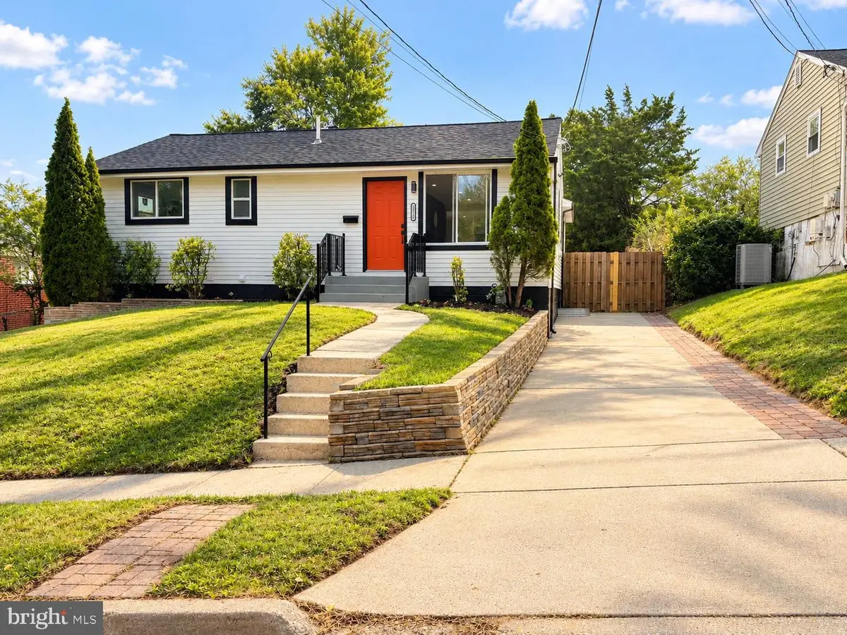 2310 Roslyn Ave, District Heights, MD 20747 - #1