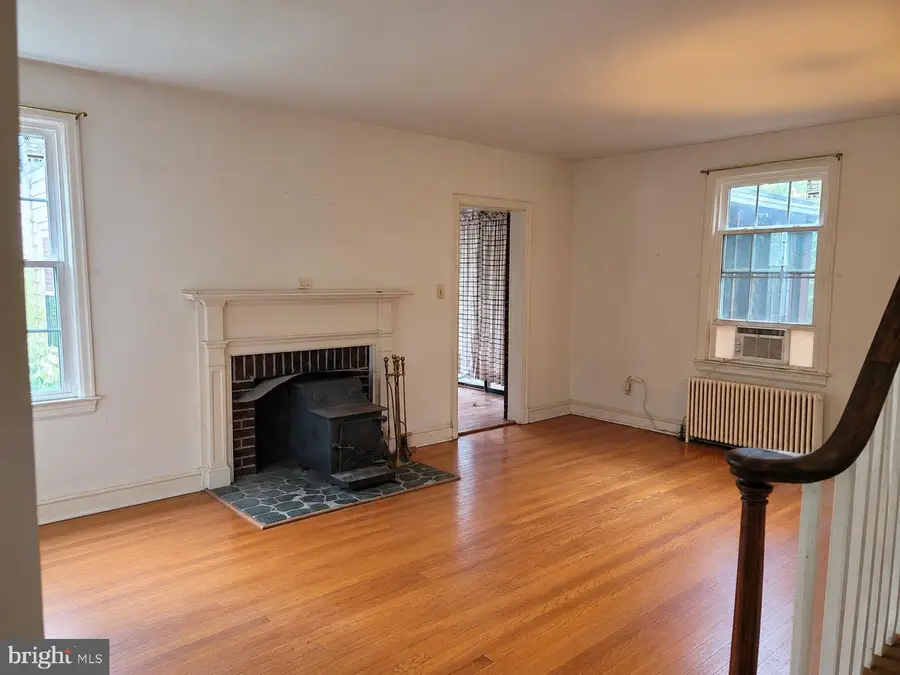4333 Clagett Rd, Hyattsville, MD 20782 - #2