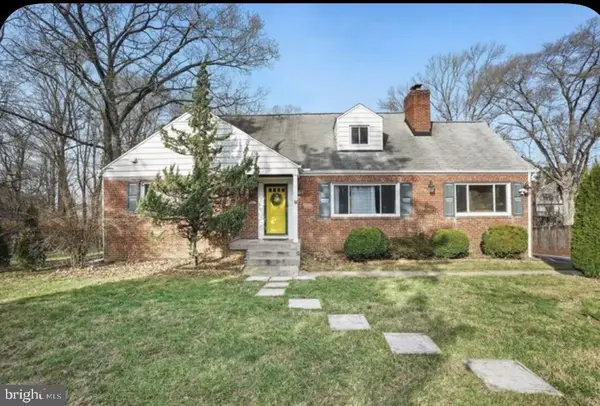 8801 Christina Ln, CLINTON, MD 20735