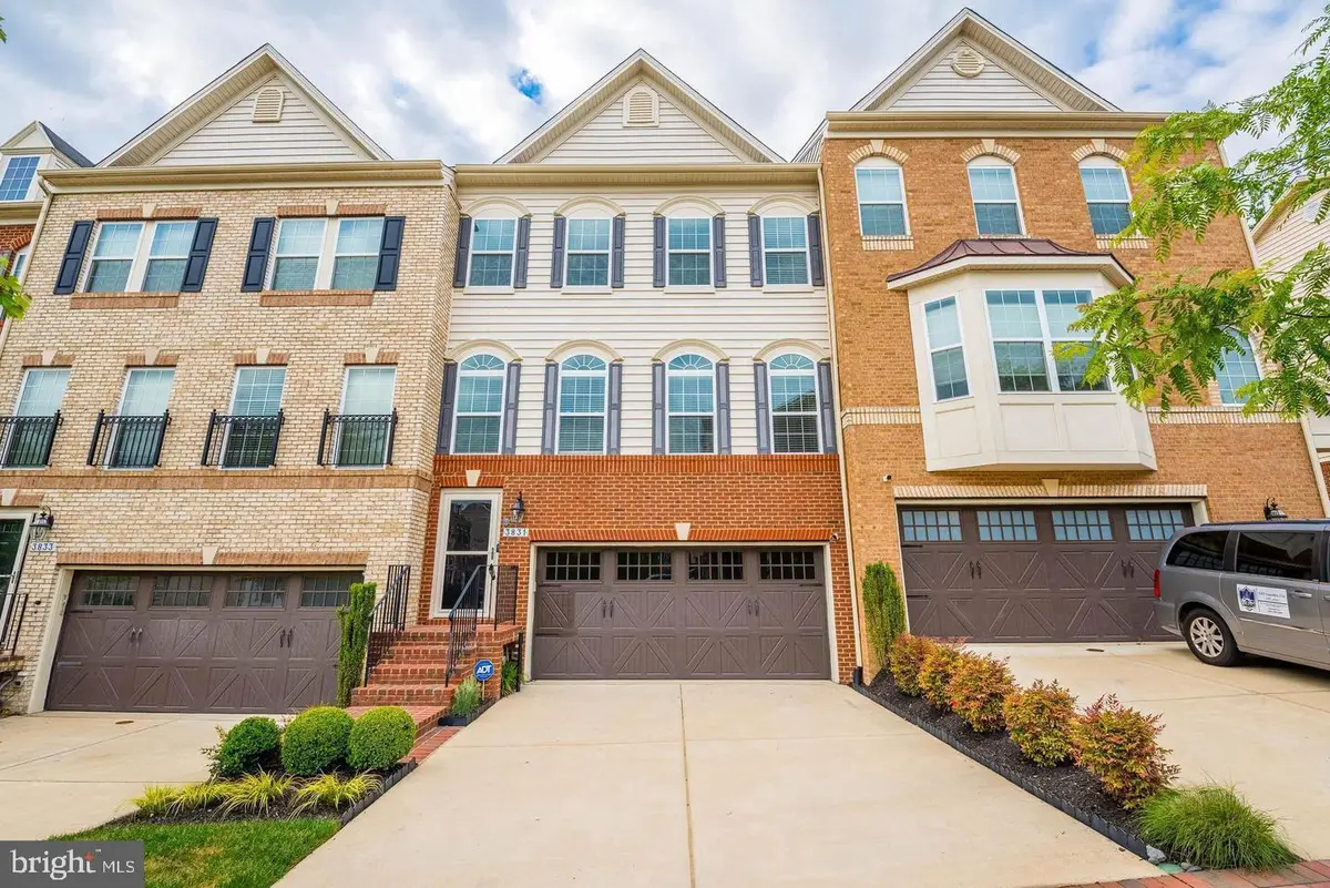 3831 Pentland Hills Dr, Upper Marlboro, MD 20774 - #1