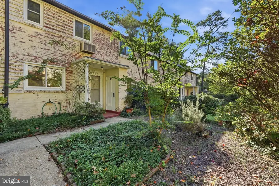6 Crescent Rd #g, Greenbelt, MD 20770 - #2