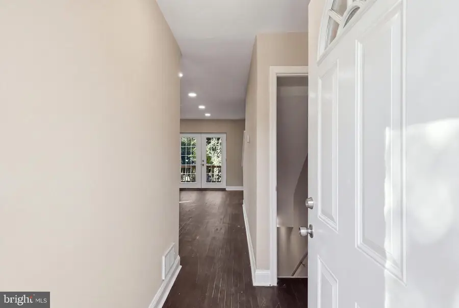 634 Hampton Dr, Oxon Hill, MD 20745 - #3
