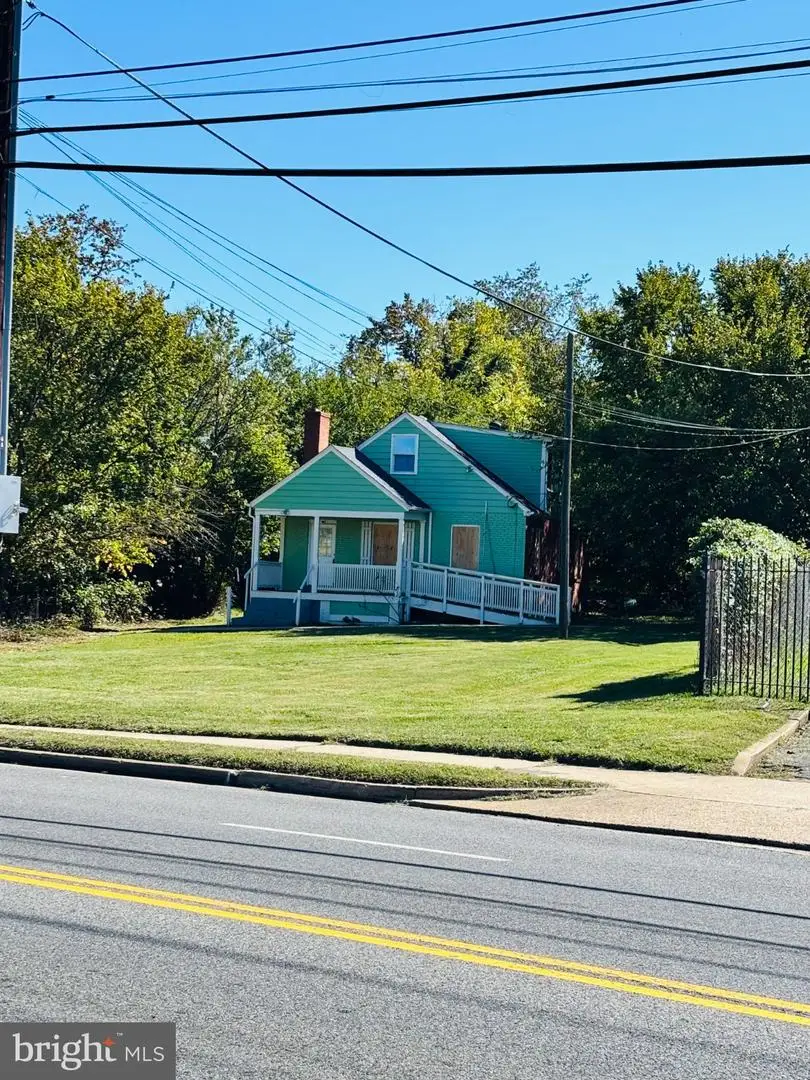 4445 Wheeler Rd, Oxon Hill, MD 20745 - #1